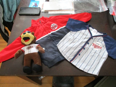 3-NEW Minnesota Twins BABY JERSEY & JACKET Sz.,18 MTHS & TC #00 MASCOT 11''PLUSH Cover
