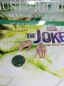 Hot Toys MMS373 Joker Suicide Squad Arkham Asylum 1/6 action figure's 2 hands - Picture 1 of 3