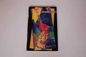 1984-85 Los Angeles Lakers Media Guide - Kareem Abdul Jabbar, Magic Johnson - Picture 1 of 2
