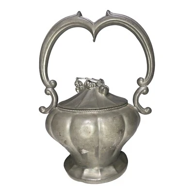 Olla con mango de tapa de contenedor de peltre Svenskt Tenn Suecia Estrid Ericsson Josef Frank Foto 1 de 4