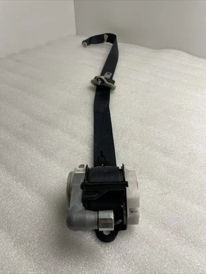 2012-2013 Mazda 3 Sedan Right Passenger Seat Belt Retractor Black OEM Foto 1 de 4