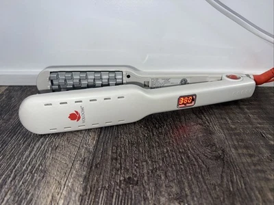 Plancha voluminizadora de cabello Voloom 1 1/2" blanco perla modelo OIPW15 - ¡Probada y funcionando! Foto 1 de 4