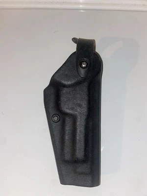 Safariland 6005-73 Right-Hand Holster Compatible with Beretta 92 - Image 1 of 2