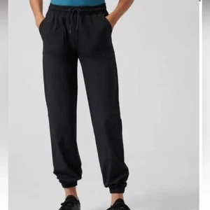 Athleta Girl's Unlined High Jump Jogger Pant Lightweight Sport Black M 8/10 - Picture 1 of 9