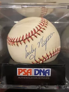 Early Wynn Autographed Baseball PSA DNA 8 - Picture 1 of 7