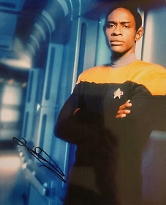 Tim Russ as Tuvok Star Trek Voyager Hand Signed Autograph COA 8 x 10 In. Photo - Picture 1 of 2