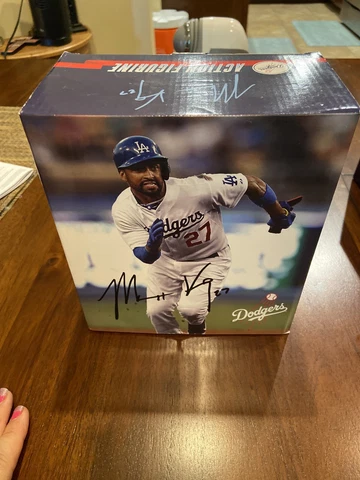 Matt Kemp Dodgers bobblehead in action #27 Box Is Autographed Cover
