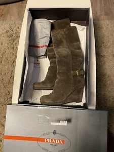 PRADA Wildlederstiefel Stiefel Größe 39 Keilabsatz Braun - Bild 1 von 18