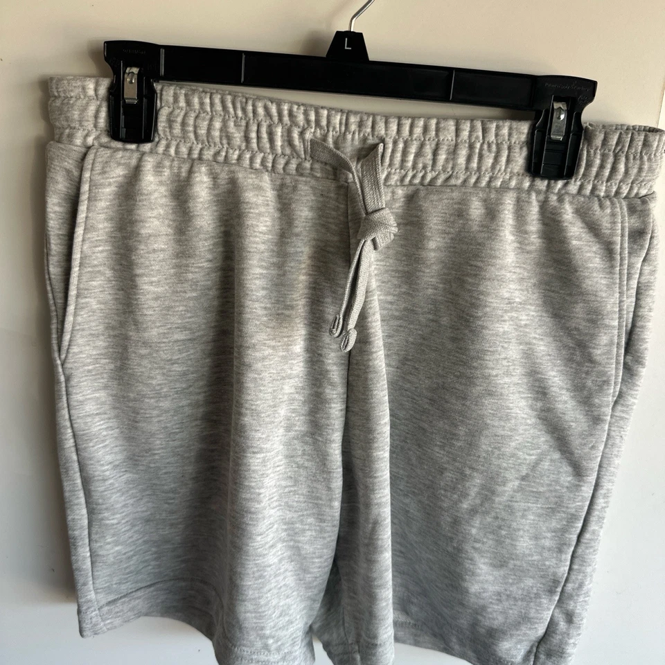 Pantalones cortos grises para mujer H&M. Pequeño Foto 1 de 4