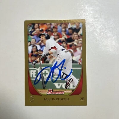 2011 Bowman Gold Dustin Pedroia 26 Signed Baseball Card - Image 1 of 2