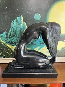 AUSTIN PRODUCTS KNEELING NUDE SIGNED MALKIN DATED 1985 Vintage Art Deco Lady - Foto 1 di 9