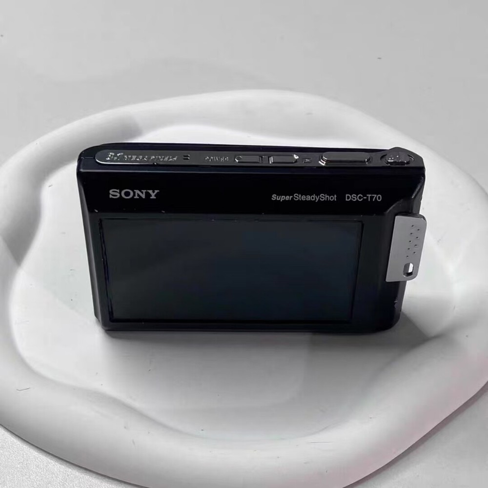 Sony Cyber Shot DSC-T70 8.1MP 3x Optical Zoom CCD Digital Camera