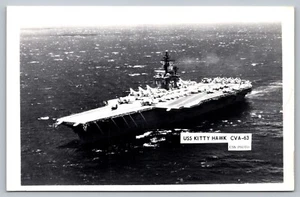 Postkarte USS Kitty Hawk CVA-63 USN Foto Marine Flugzeugträger Kampfjets RPPC - Bild 1 von 2