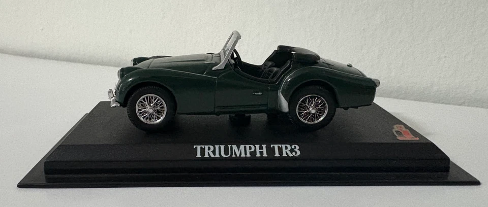 Modellino auto Triumph TR3 verde - scala 1/43 - Immagine 1 di 1