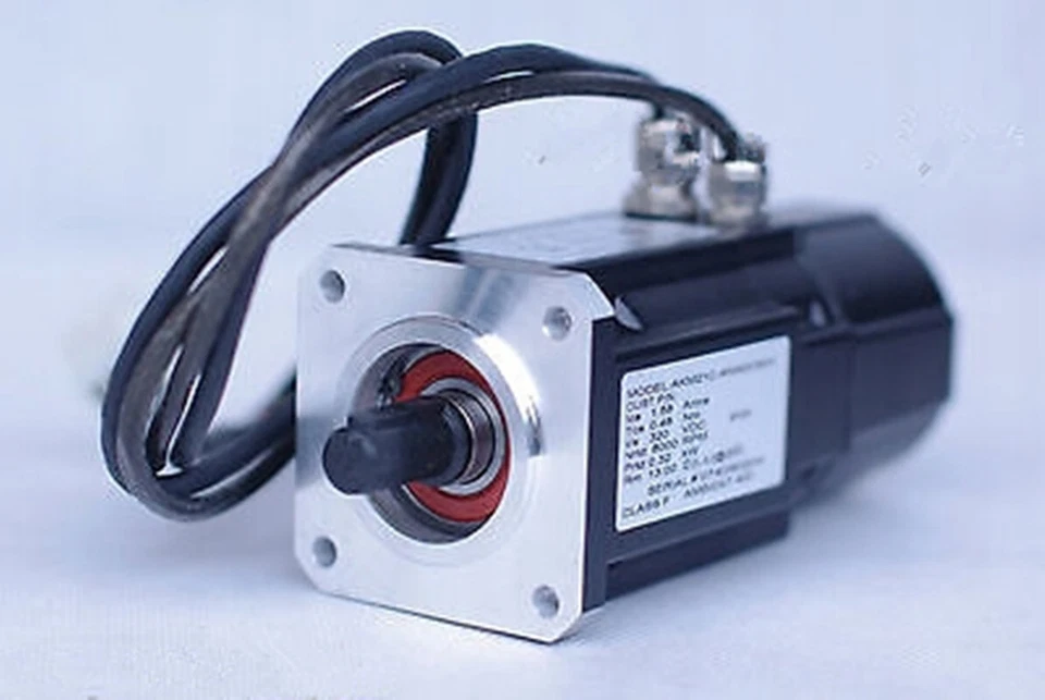 KOLLMORGEN AKM12C-ANCNR-00 SERVO MOTOR ( )