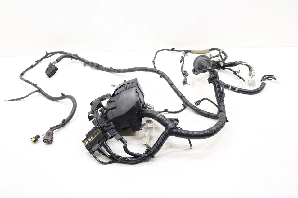 Arnés de cableado para sala de motores Nissan Murano 2019-2024 3,5 L OEM 240129UH1A Foto 1 de 4