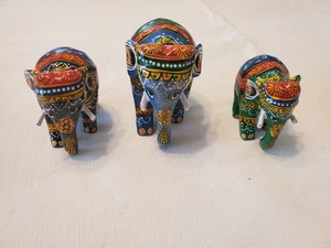 HAND PAINTED CARVED WOODEN ELEPHANT FAMILY SET HOME DECOR BOHEMIAN INDIAN - Picture 1 of 5