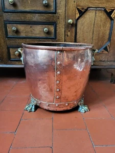 A Fantastic Antique Copper Copper Log Bin On Paw Feet - Picture 1 of 17