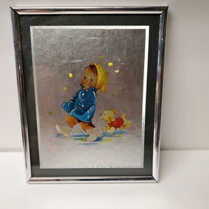 Stampa artistica in lamina con cane ragazza che cammina sotto la pioggia incorniciata Mabel Lucie Attwell - Foto 1 di 4