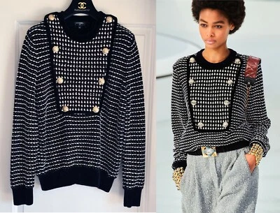 20K CHANEL NAVY BLUE WHITE GOLD CC BUTTON CHAIN PULLOVER SWEATER 42 - Image 1 of 4