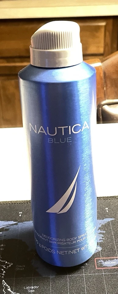 Spray corporal desodorizante azul Nautica, 6,0 oz Foto 1 de 2