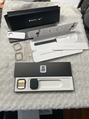 Apple Watch Series 7 45mm - FOR PARTS or Repair ONLY Unlocked - Image 1 of 4