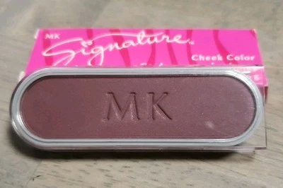 MARY KAY~SIGNATURE~CHEEK COLOR~PLUM DAZZLE~103100~RETIRED~NEW IN BOX - Image 1 of 2