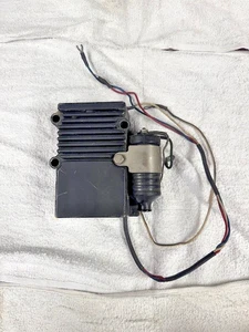 Unidad de módulo de CD usada Chrysler 1975-1984 para 70-75-85-90-100-105-115-120 HP - Imagen 1 de 8