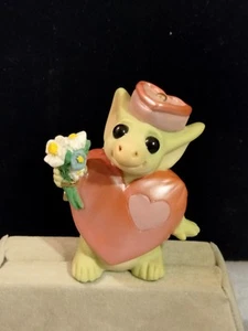 Whimsical World Of Pocket Dragons, Hearts And Flowers 2001 Dragon Figurine - Picture 1 of 7