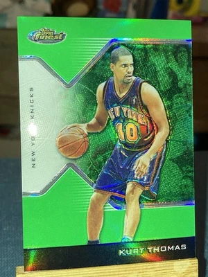 E117/49 2004-05 Topps Finest Green Refractor Kurt Thomas #18 New York Knicks Foto 1 de 2