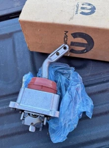 BRAND NEW OEM G56 Shifter Assembly NOS 5183298AB 5183298AC - Picture 1 of 6