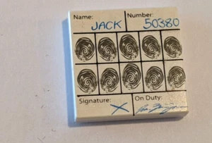 Lego Police Agents 2x2 PRINTED TILE White Jack Criminal Fingerprint Card Ticket - Picture 1 of 5