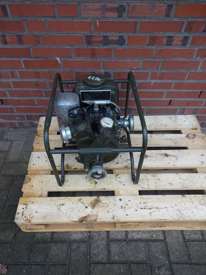 Tragkraftspritze TS 8/8 Wasser Pumpe DKW Ifa Barkas  - Bild 1 von 4