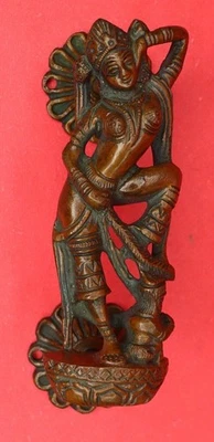 Manija de tirador de puerta de latón artesanal repro victoriana antigua forma Apsara danzante Foto 1 de 4