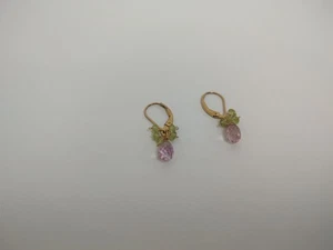 Pendientes de cuarzo místico/peridoto microfacético de oro de 14 quilates con cierre de palanca - Imagen 1 de 5