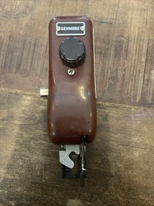 Herramienta de ojal de sastre Kenmore vintage roja para ropa hecha a mano  - Imagen 1 de 7