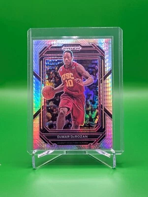 Selecciones del draft de Panini Prizm 2023-24 DeMar DeRozan #61 ¡HYPER! Foto 1 de 2