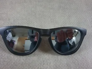 Uniqlo Wellington Sunglasses Dark Grey - Picture 1 of 3