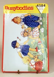 Muster Kleinkind Mädchen Overall Mütze Strampler NB-M 12-21 lbs Butterick 4584 - Bild 1 von 2