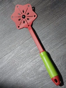 AMCO HOUSEWORKS SNOWFLAKE SPATULA KITCHEN CHRISTMAS COOKING RED GREEN NWOT - Picture 1 of 11