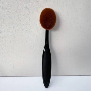 MAC Masterclass Oval 6 Brush, Brand New in Box! - Picture 1 of 8