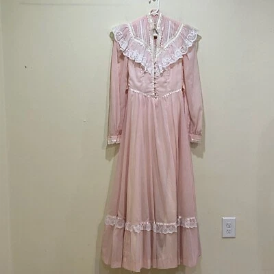 Gunne Sax by Jessica Gown 5 Pink Lace Ruffle Satin Trim Pearl Buttons Beaded USA - Image 1 of 4