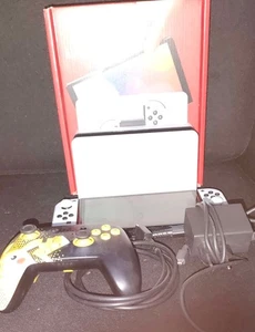 Nintendo Switch OLED-Modell HEG-001 64GB Handheld-Spielekonsole - Weiß - Bild 1 von 6