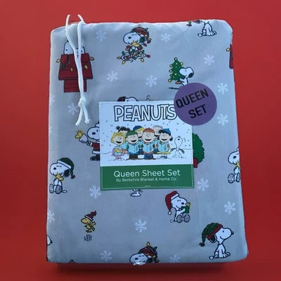 NWT PEANUTS Christmas Holiday Queen 4 Pc Sheet Set Snoopy Woodstock Snowflakes - Image 1 of 4