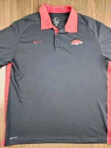 ~NIKE GOLF~ Arkansas University Dri Fit Golf Poloshirt Herren Etikett Gr. XL - Bild 1 von 4