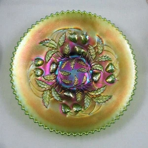 NORTHWOOD STRAWBERRY GREEN CARNIVAL GLASS PLATE PLAIN BACK - Picture 1 of 4