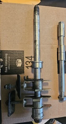 Eixo dianteiro e traseiro Honda Cbr300r 2017  - Imagem 1 de 2