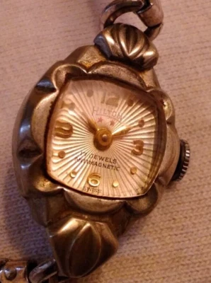 Reloj Hilton Mujer 17 Joyas Cóctel Vientos Corre Foto 1 de 4