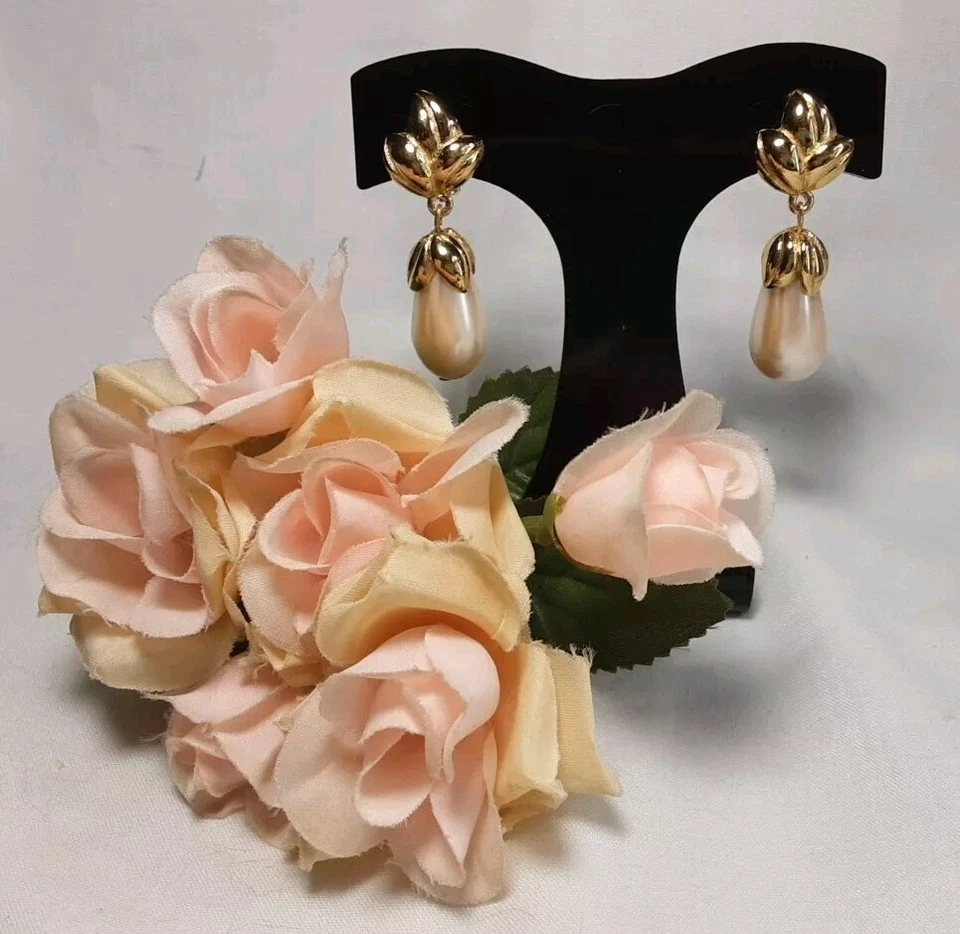 Pendiente Tono Dorado Blanco Lágrima Imitación Perla Firmado Givenchy Comodidad Clip Novia  Foto 1 de 4