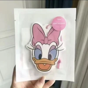 Disney Daisy Duck Soapy Blossom Scented Hanging Car Air Freshener (4.5” x 3.5”) - Picture 1 of 2